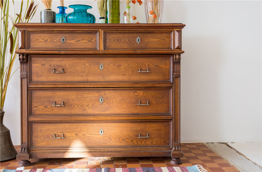 How to identify wood in antique furniture